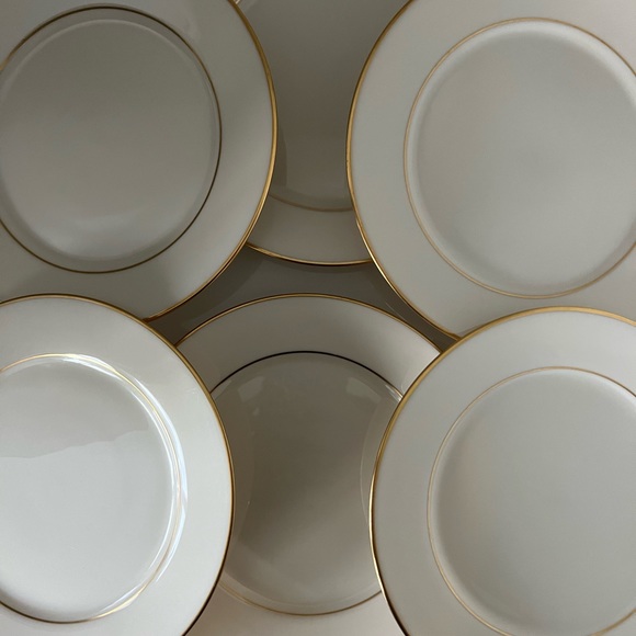 Set of 6 Lenox “Hayworth” Bread and Butter Plated 6-1/4” D with 24k gold trim - Picture 4 of 8